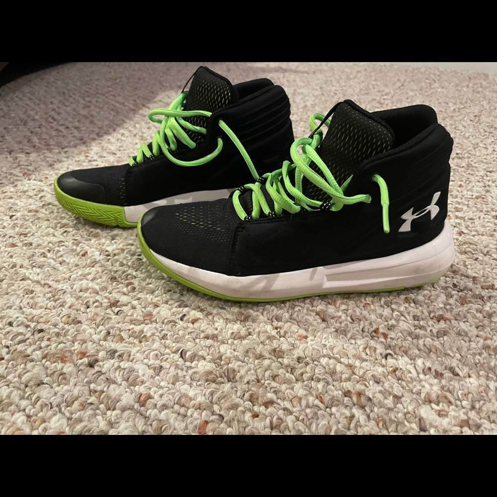 Under Armour Sneakers